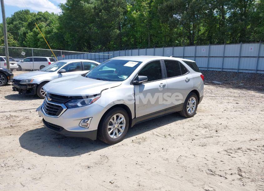 Photo 2 of 2020 Chevrolet Equinox FWD LS (VIN 2GNAXHEV3L6173341)