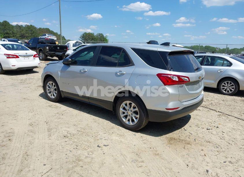 Photo 3 of 2020 Chevrolet Equinox FWD LS (VIN 2GNAXHEV3L6173341)