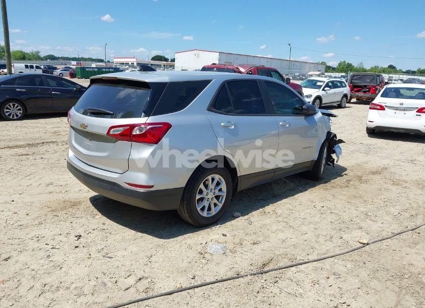 Photo 4 of 2020 Chevrolet Equinox FWD LS (VIN 2GNAXHEV3L6173341)