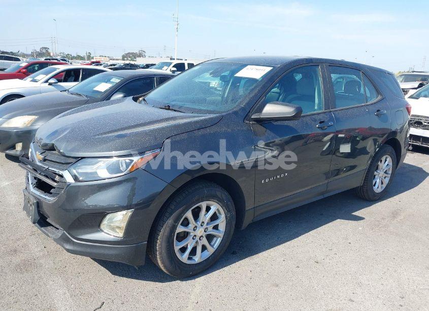 Photo 2 of 2020 Chevrolet Equinox FWD LS (VIN 2GNAXHEV3L6179429)