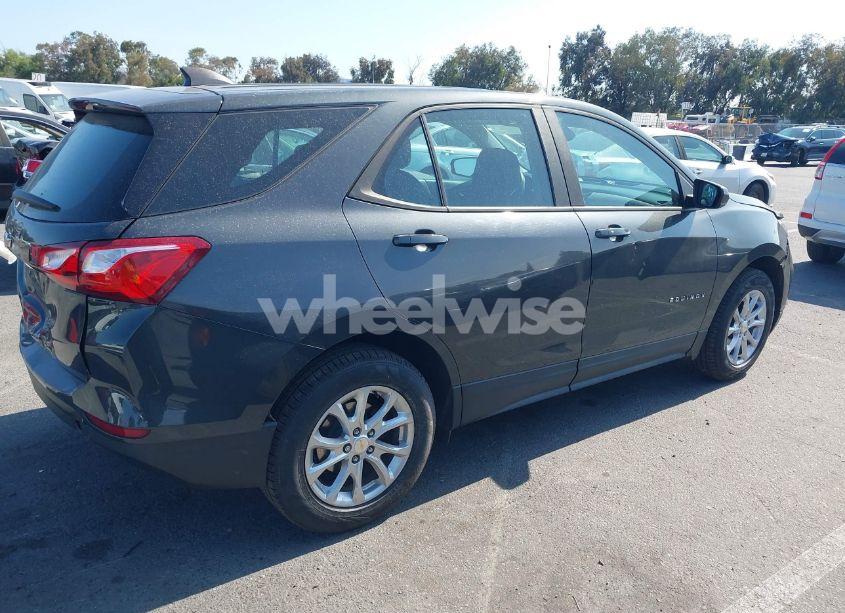 Photo 4 of 2020 Chevrolet Equinox FWD LS (VIN 2GNAXHEV3L6179429)