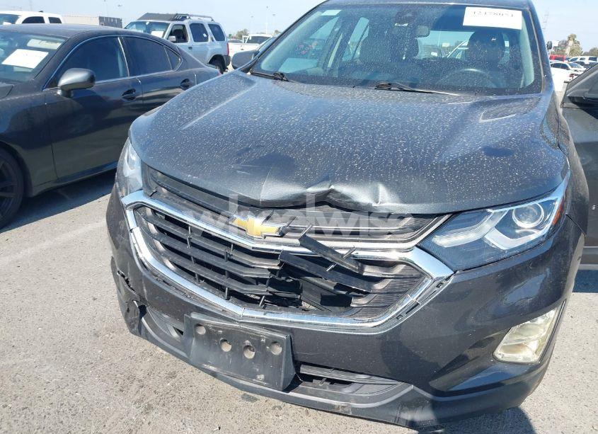 Photo 6 of 2020 Chevrolet Equinox FWD LS (VIN 2GNAXHEV3L6179429)