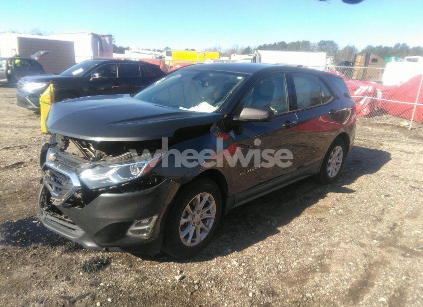 Photo 2 of 2018 Chevrolet Equinox LS (VIN 2GNAXHEV4J6119155)