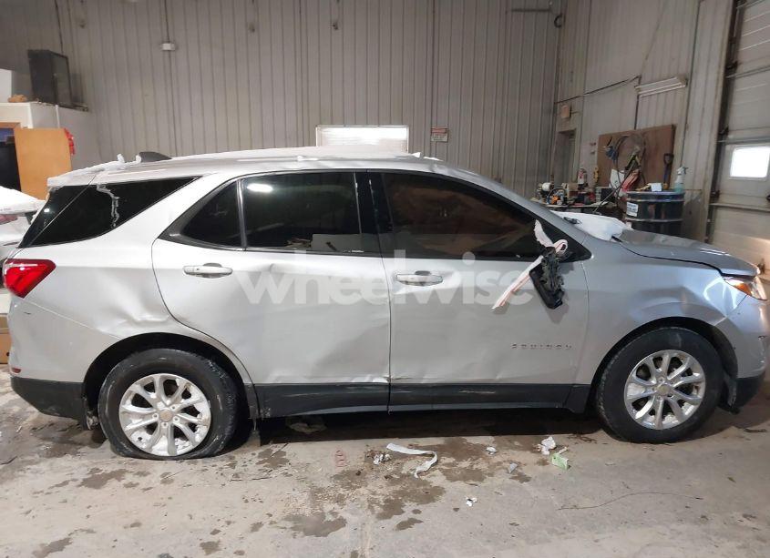Photo 13 of 2018 Chevrolet Equinox LS (VIN 2GNAXHEV4J6215819)