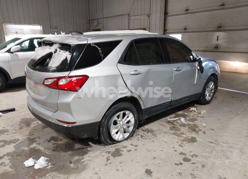 Photo 4 of 2018 Chevrolet Equinox LS (VIN 2GNAXHEV4J6215819)