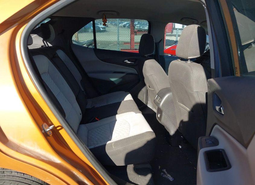 Photo 8 of 2018 Chevrolet Equinox LS (VIN 2GNAXHEV4J6258556)