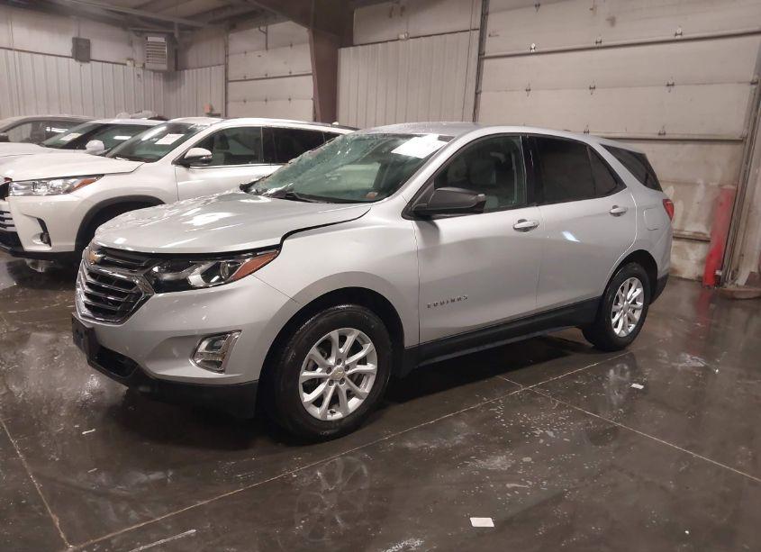 Photo 2 of 2019 Chevrolet Equinox LS (VIN 2GNAXHEV4K6119030)