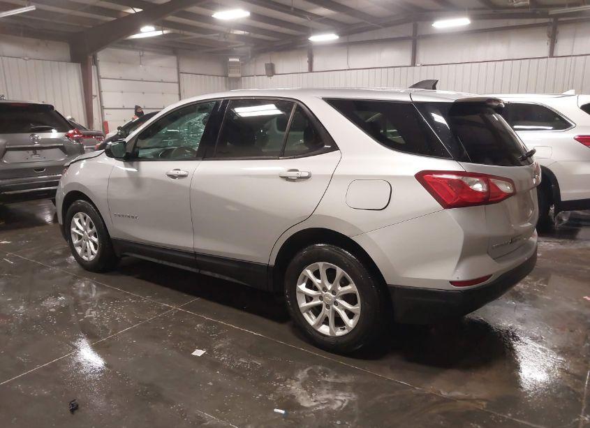 Photo 3 of 2019 Chevrolet Equinox LS (VIN 2GNAXHEV4K6119030)