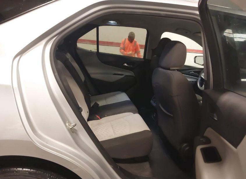 Photo 8 of 2019 Chevrolet Equinox LS (VIN 2GNAXHEV4K6119030)