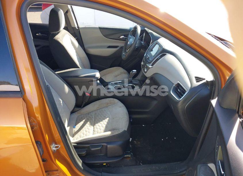 Photo 5 of 2019 Chevrolet Equinox LS (VIN 2GNAXHEV4K6215899)