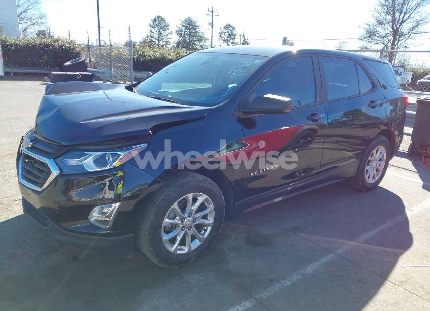 Photo 2 of 2020 Chevrolet Equinox FWD LS (VIN 2GNAXHEV4L6151980)