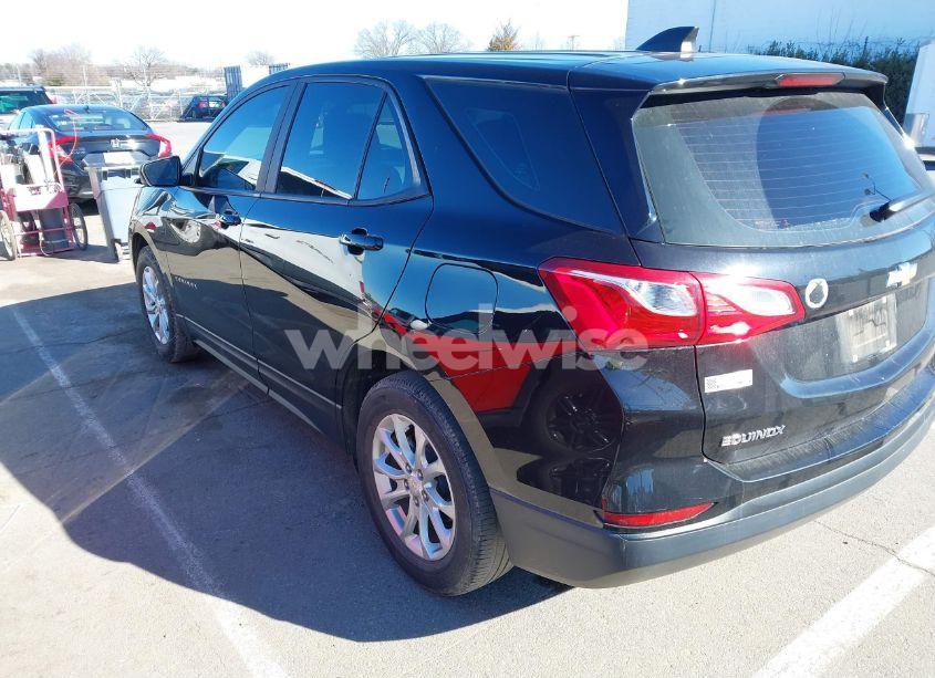 Photo 3 of 2020 Chevrolet Equinox FWD LS (VIN 2GNAXHEV4L6151980)