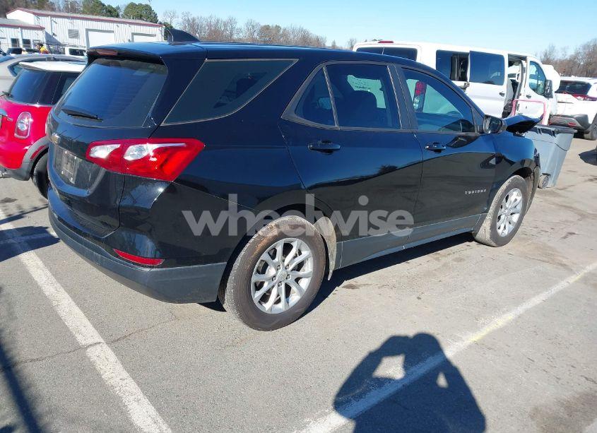 Photo 4 of 2020 Chevrolet Equinox FWD LS (VIN 2GNAXHEV4L6151980)