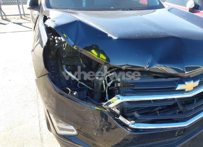 Photo 6 of 2020 Chevrolet Equinox FWD LS (VIN 2GNAXHEV4L6151980)