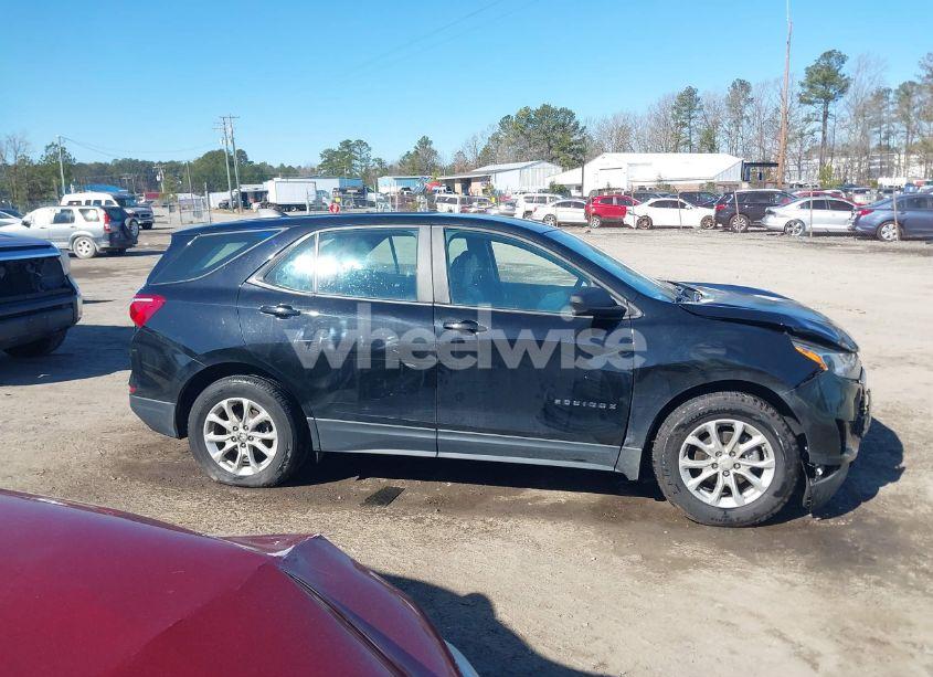 Photo 13 of 2020 Chevrolet Equinox FWD LS (VIN 2GNAXHEV4L6205911)
