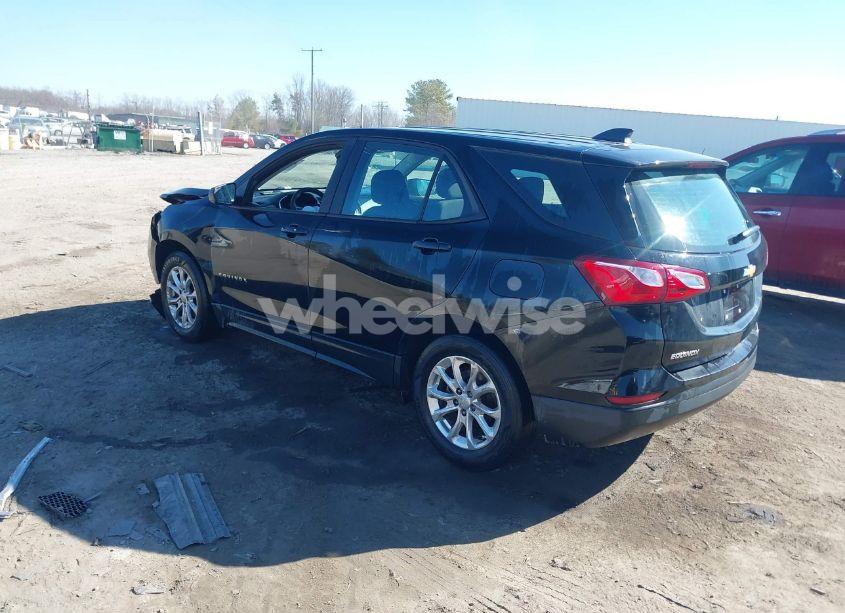 Photo 3 of 2020 Chevrolet Equinox FWD LS (VIN 2GNAXHEV4L6205911)