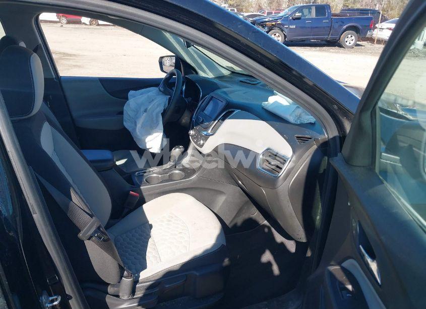 Photo 5 of 2020 Chevrolet Equinox FWD LS (VIN 2GNAXHEV4L6205911)