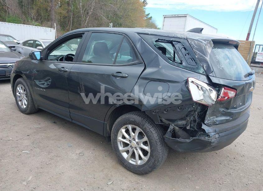 Photo 3 of 2020 Chevrolet Equinox FWD LS (VIN 2GNAXHEV4L6273674)