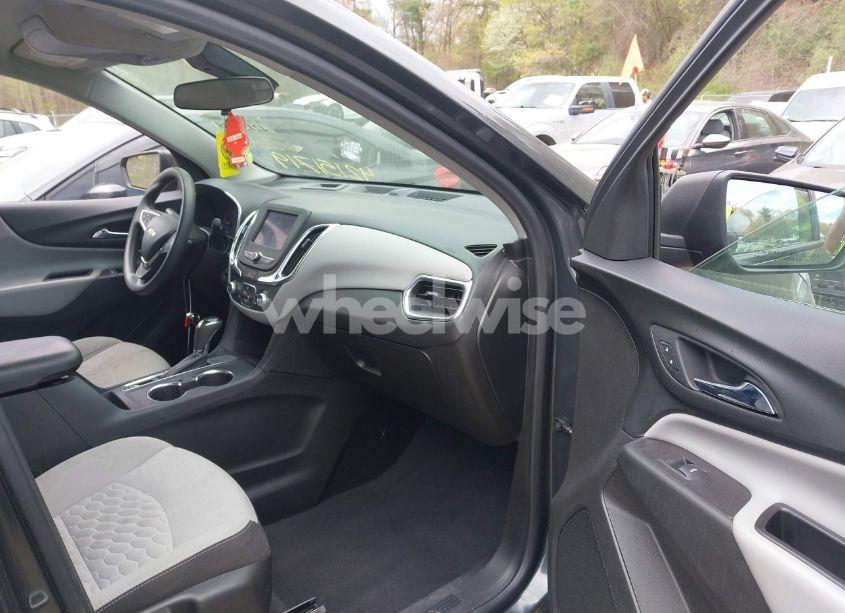 Photo 5 of 2020 Chevrolet Equinox FWD LS (VIN 2GNAXHEV4L6273674)