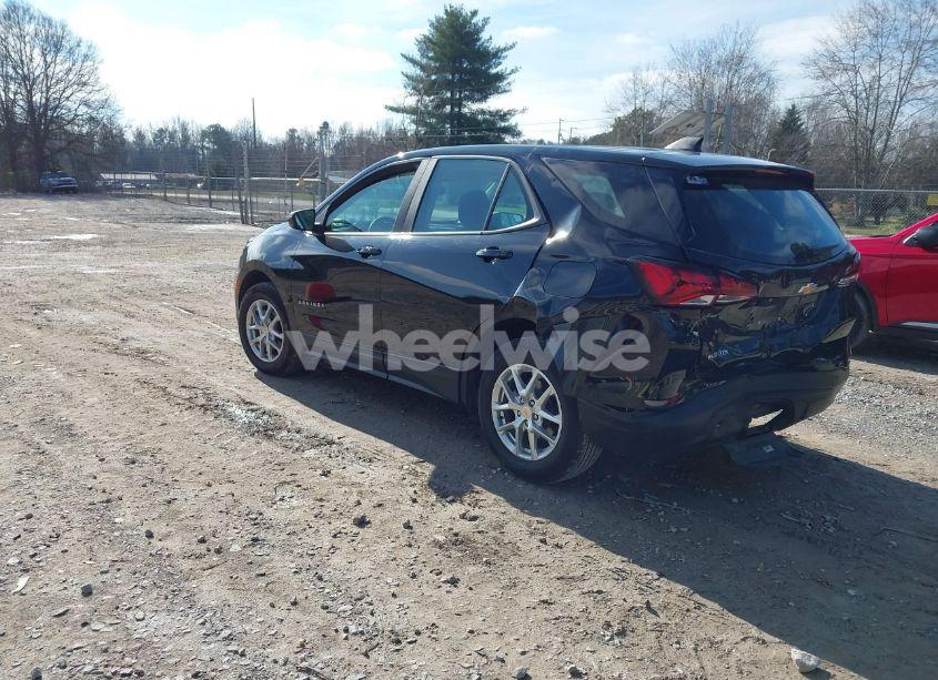 Photo 3 of 2022 Chevrolet Equinox FWD LS (VIN 2GNAXHEV4N6142831)