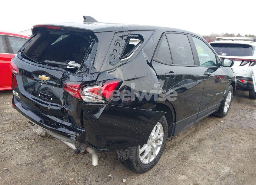 Photo 4 of 2022 Chevrolet Equinox FWD LS (VIN 2GNAXHEV4N6145860)