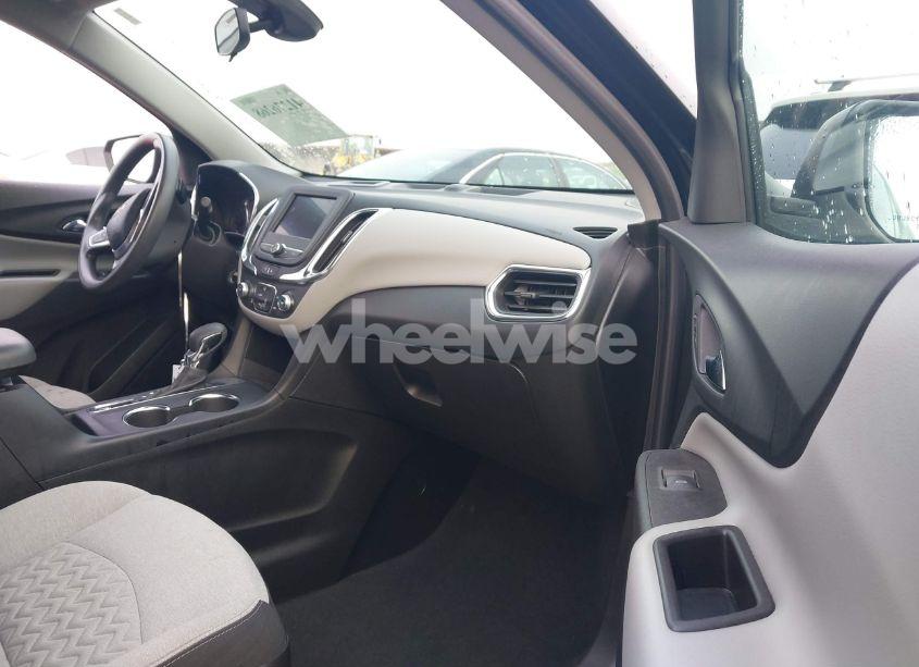 Photo 5 of 2022 Chevrolet Equinox FWD LS (VIN 2GNAXHEV4N6145860)