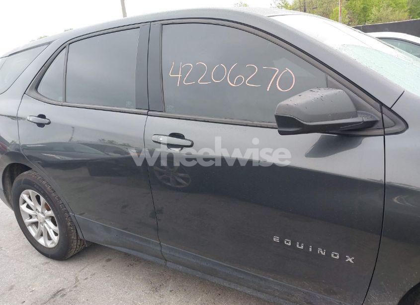 Photo 13 of 2018 Chevrolet Equinox LS (VIN 2GNAXHEV5J6119441)