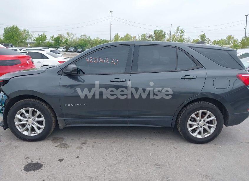 Photo 14 of 2018 Chevrolet Equinox LS (VIN 2GNAXHEV5J6119441)