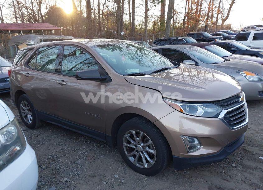 Photo 13 of 2018 Chevrolet Equinox LS (VIN 2GNAXHEV5J6226716)
