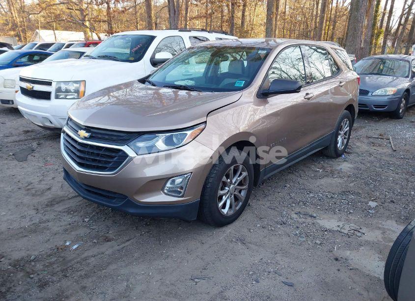 Photo 2 of 2018 Chevrolet Equinox LS (VIN 2GNAXHEV5J6226716)