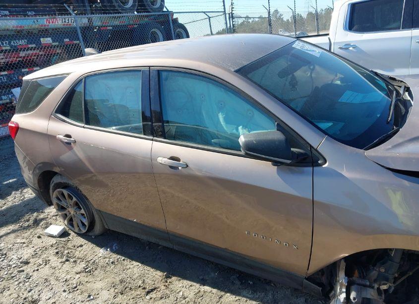 Photo 13 of 2018 Chevrolet Equinox LS (VIN 2GNAXHEV5J6244200)