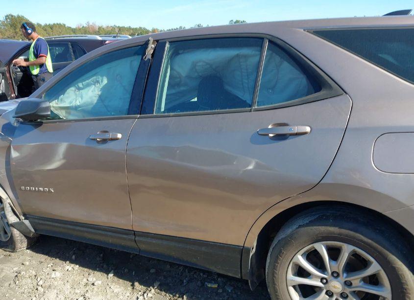 Photo 14 of 2018 Chevrolet Equinox LS (VIN 2GNAXHEV5J6244200)