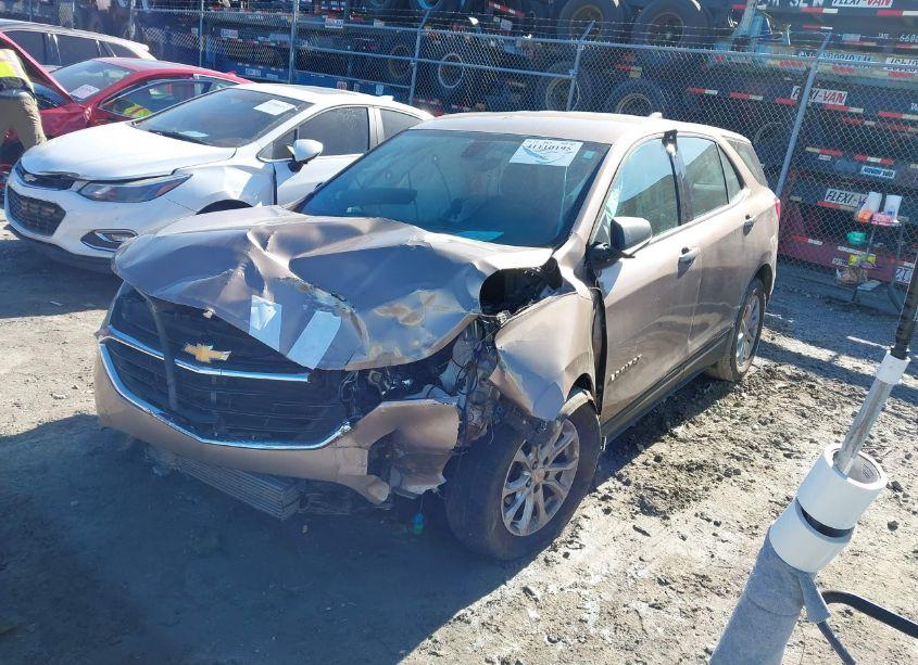 Photo 2 of 2018 Chevrolet Equinox LS (VIN 2GNAXHEV5J6244200)