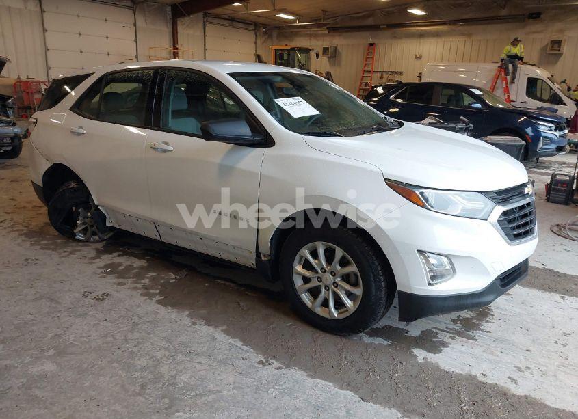 2018 Chevrolet Equinox LS (VIN 2GNAXHEV5J6276581) main photo