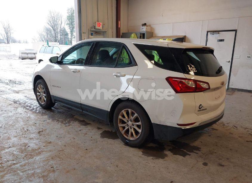 Photo 3 of 2018 Chevrolet Equinox LS (VIN 2GNAXHEV5J6276581)