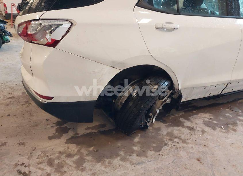 Photo 6 of 2018 Chevrolet Equinox LS (VIN 2GNAXHEV5J6276581)