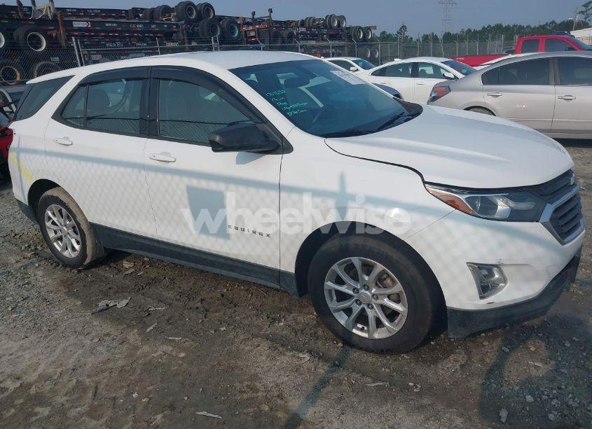 2018 Chevrolet Equinox LS (VIN 2GNAXHEV5J6324399) main photo