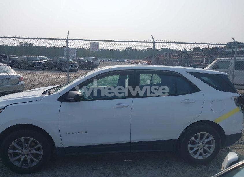 Photo 14 of 2018 Chevrolet Equinox LS (VIN 2GNAXHEV5J6324399)