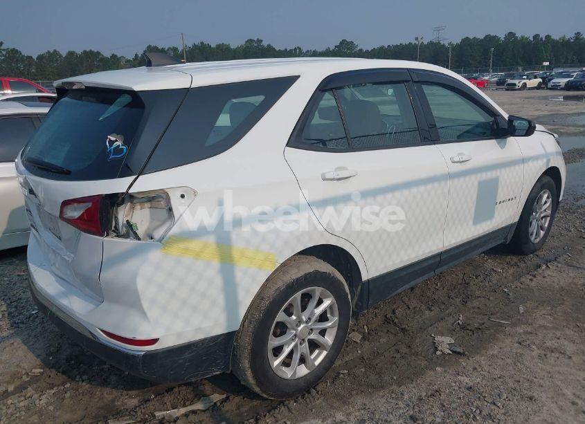 Photo 4 of 2018 Chevrolet Equinox LS (VIN 2GNAXHEV5J6324399)