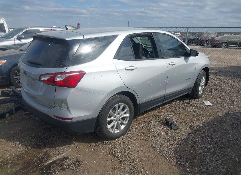 Photo 4 of 2019 Chevrolet Equinox LS (VIN 2GNAXHEV5K6123944)