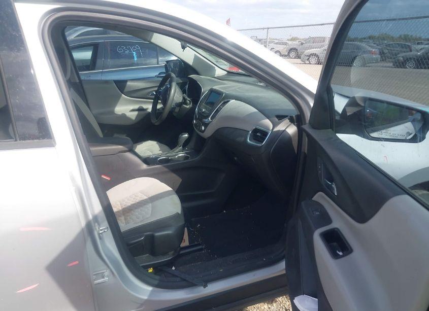 Photo 5 of 2019 Chevrolet Equinox LS (VIN 2GNAXHEV5K6123944)