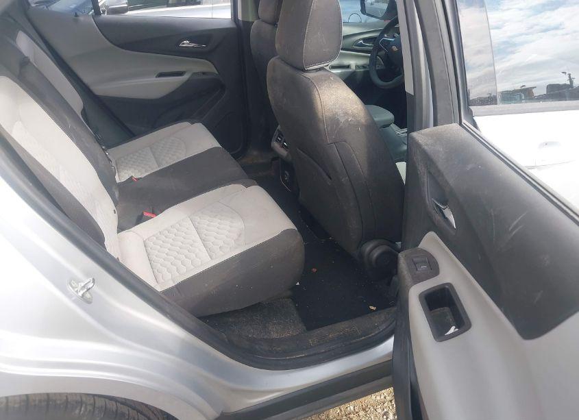 Photo 8 of 2019 Chevrolet Equinox LS (VIN 2GNAXHEV5K6123944)