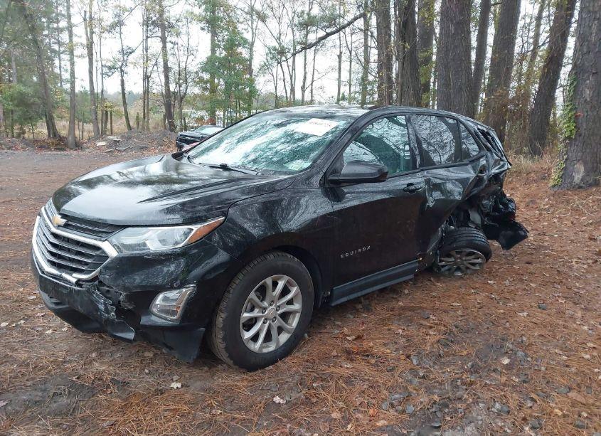 Photo 2 of 2019 Chevrolet Equinox LS (VIN 2GNAXHEV5K6127301)