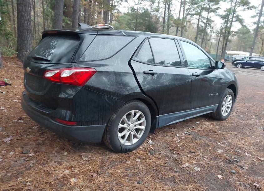 Photo 4 of 2019 Chevrolet Equinox LS (VIN 2GNAXHEV5K6127301)