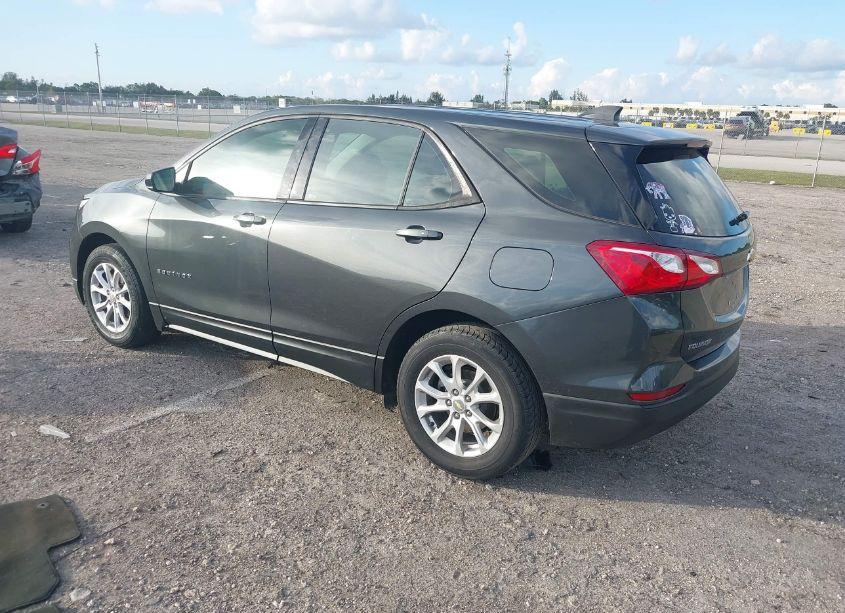 Photo 3 of 2019 Chevrolet Equinox LS (VIN 2GNAXHEV5K6231397)