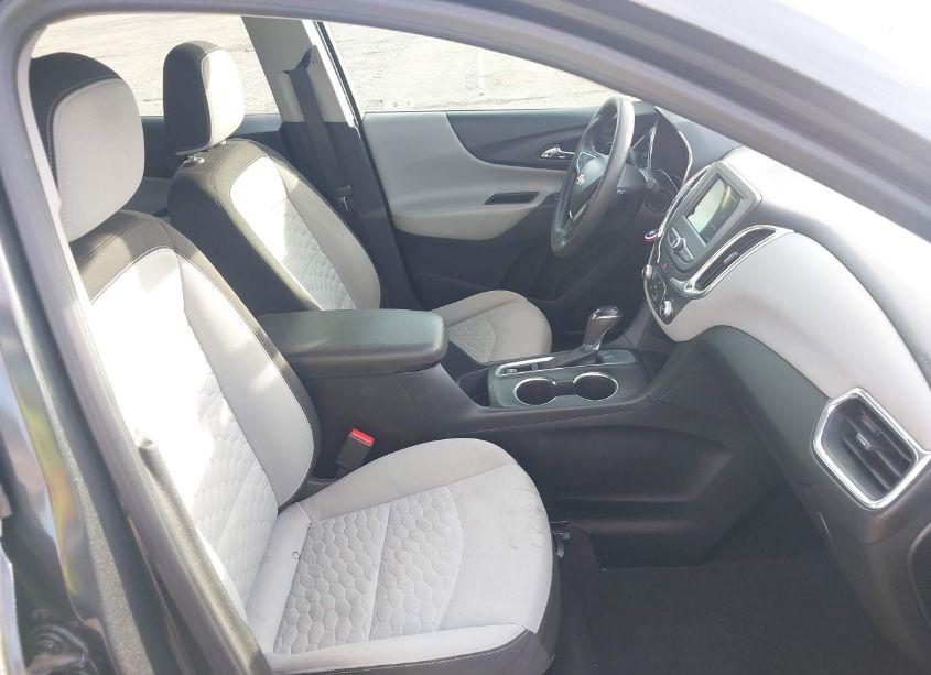 Photo 5 of 2019 Chevrolet Equinox LS (VIN 2GNAXHEV5K6231397)