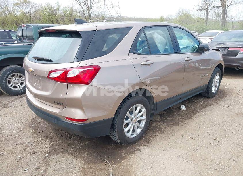 Photo 4 of 2019 Chevrolet Equinox LS (VIN 2GNAXHEV5K6294242)