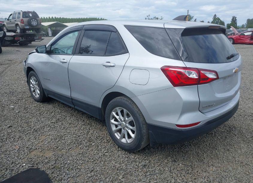 Photo 3 of 2020 Chevrolet Equinox FWD LS (VIN 2GNAXHEV5L6120673)