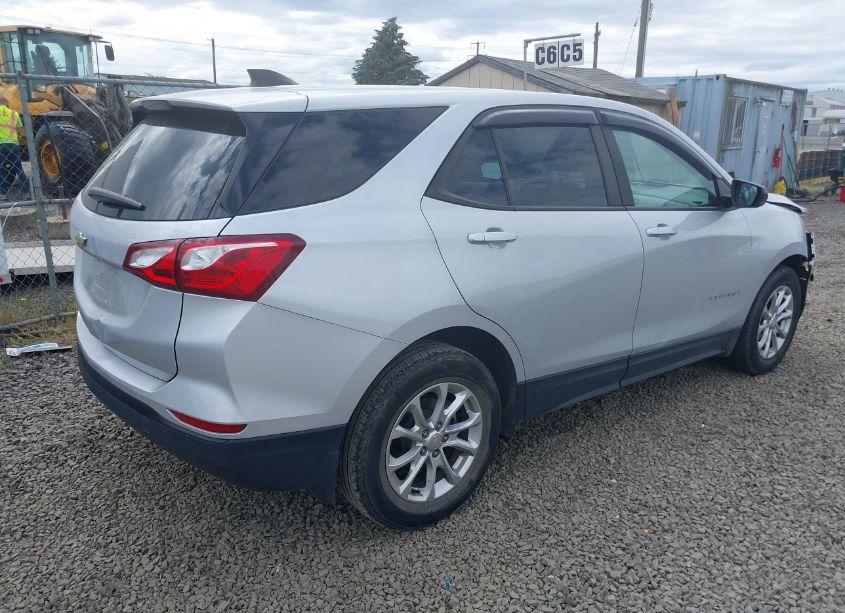 Photo 4 of 2020 Chevrolet Equinox FWD LS (VIN 2GNAXHEV5L6120673)
