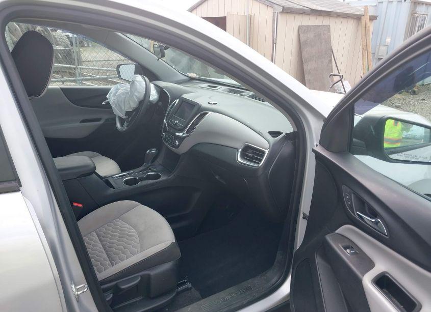 Photo 5 of 2020 Chevrolet Equinox FWD LS (VIN 2GNAXHEV5L6120673)